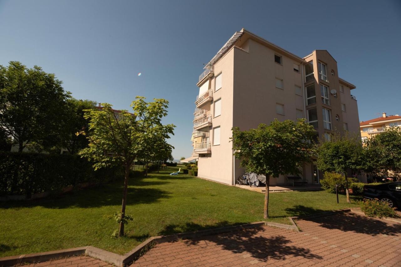 Lakeside Family Apartment Шиофок Экстерьер фото