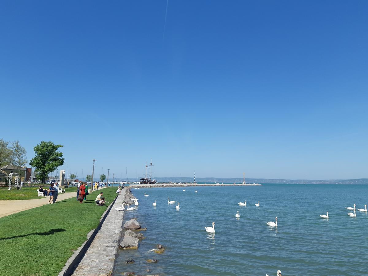Lakeside Family Apartment Шиофок Экстерьер фото