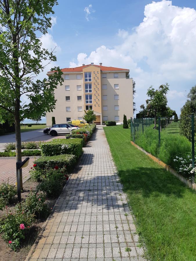 Lakeside Family Apartment Шиофок Экстерьер фото